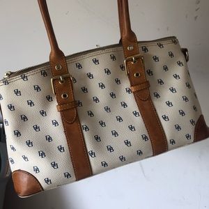 Gorgeous Dooney & Bourke Purse!